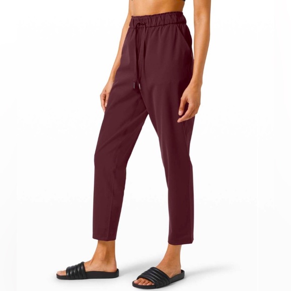 lululemon athletica Pants - Lululemon Keep Moving Pant 7/8 High-Rise Cassis- Women’s 10 NWOT